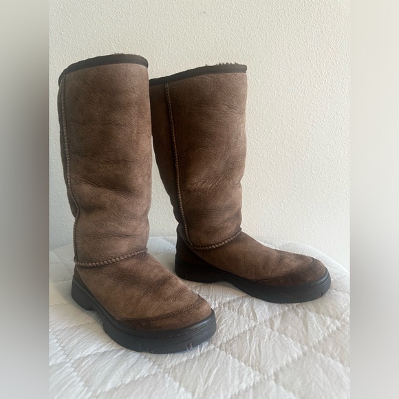 UGG Ultimate Tall Braid Boot (5340) - Shearling Hard Bottom Snow Boot - Size 6 - Picture 3 of 7